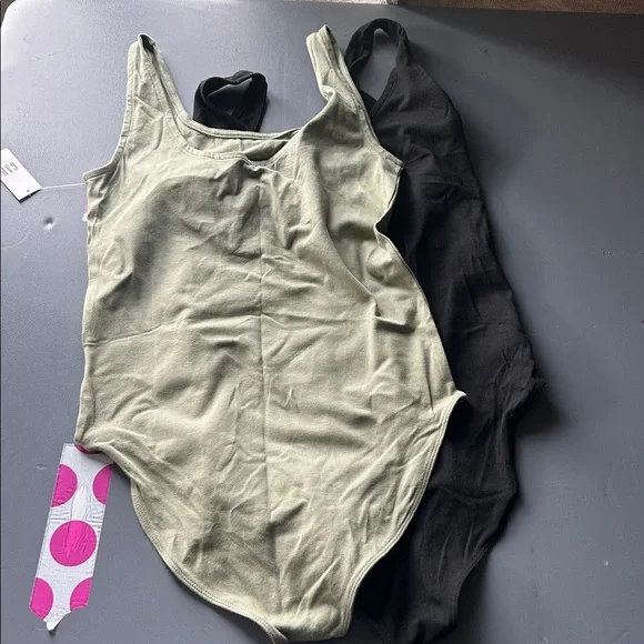 GAP Olive and Black Bodysuit Set - Picture 3 of 3